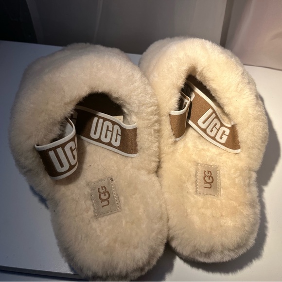 ugh slippers sold separately barley worn - Picture 3 of 6